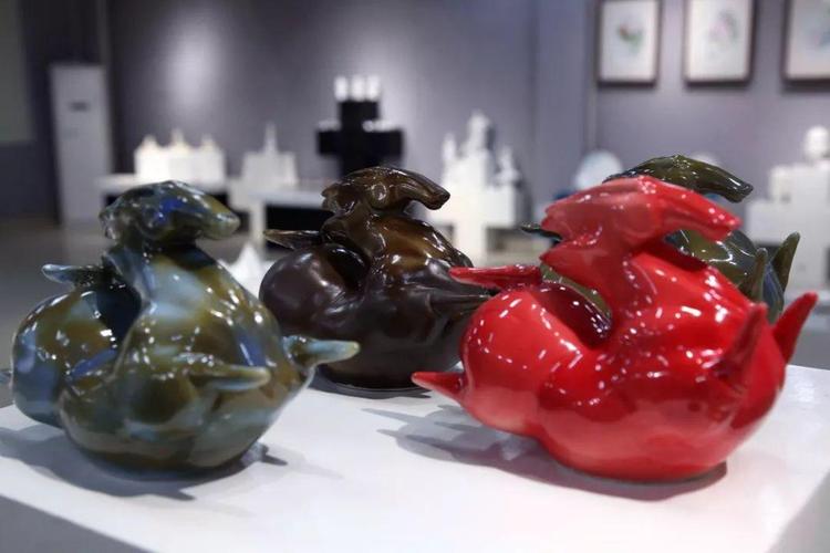 泉州工藝美術(shù)職業(yè)學(xué)院陶瓷藝術(shù)系2019屆畢業(yè)設(shè)計作品展 工藝美術(shù)設(shè)計的創(chuàng)新探索